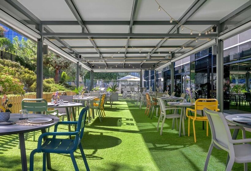 هتل NH Madrid Ribera Del Manzanares