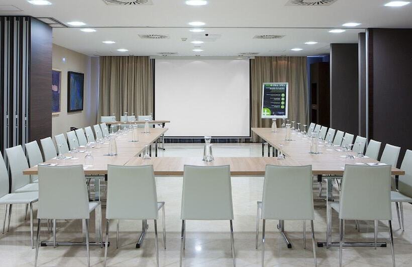 هتل NH Madrid Ribera Del Manzanares