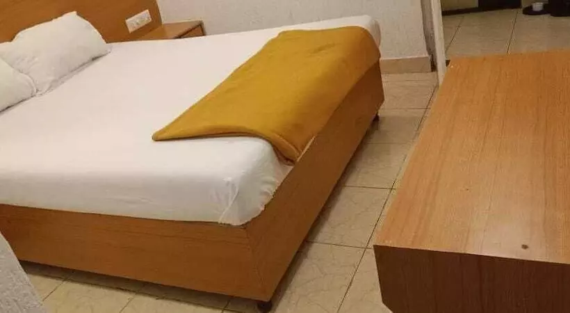 בית מלון כפרי Red Palm