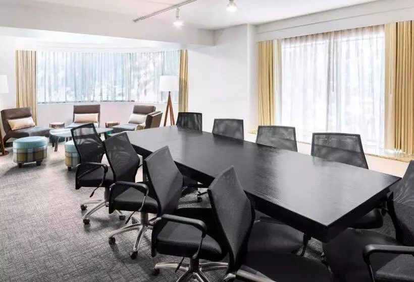 Отель Residence Inn By Marriott Sacramento Downtown At Capitol Park