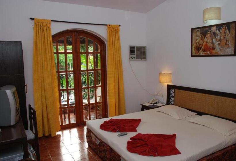 בית מלון כפרי Sea Breeze Beach Resort Candolim Goa