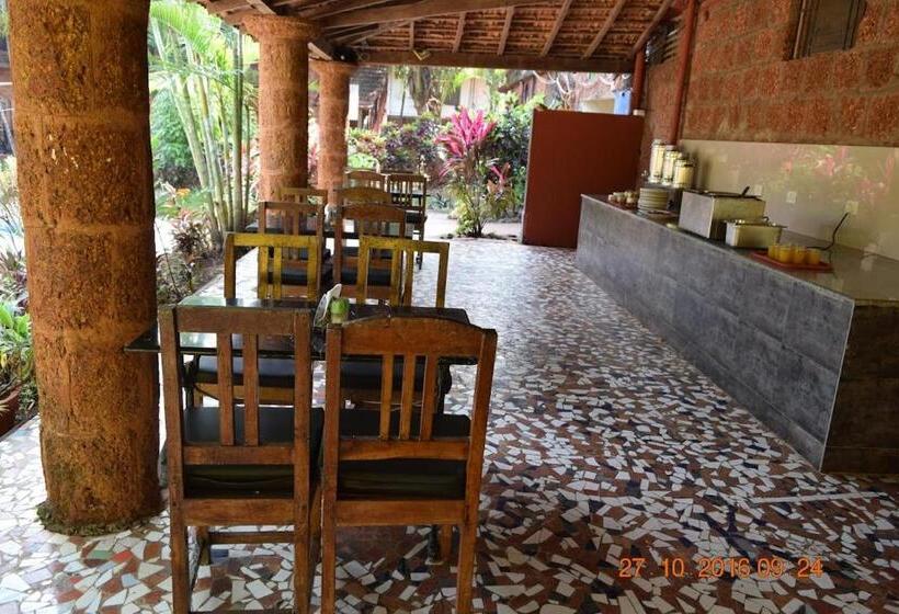 בית מלון כפרי Sea Breeze Beach Resort Candolim Goa