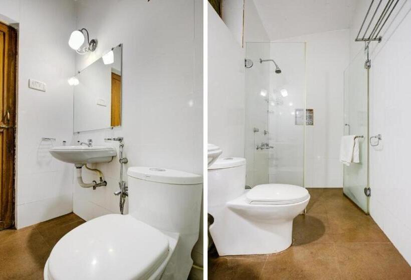 בית מלון כפרי Sea Breeze Beach Resort Candolim Goa