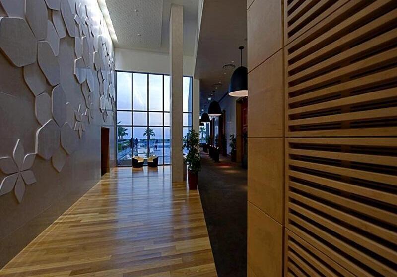 Hotel Staybridge Suites Yas Island Abu Dhabi, An Ihg