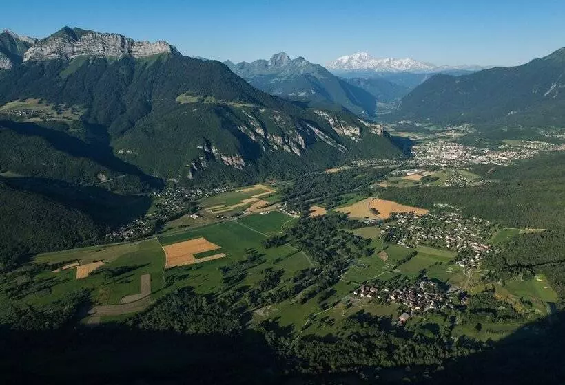 Отель Vacanceole  Residence Le Birdie