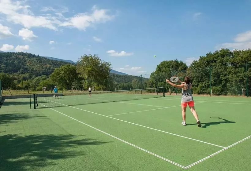 Отель Vacanceole  Residence Le Birdie