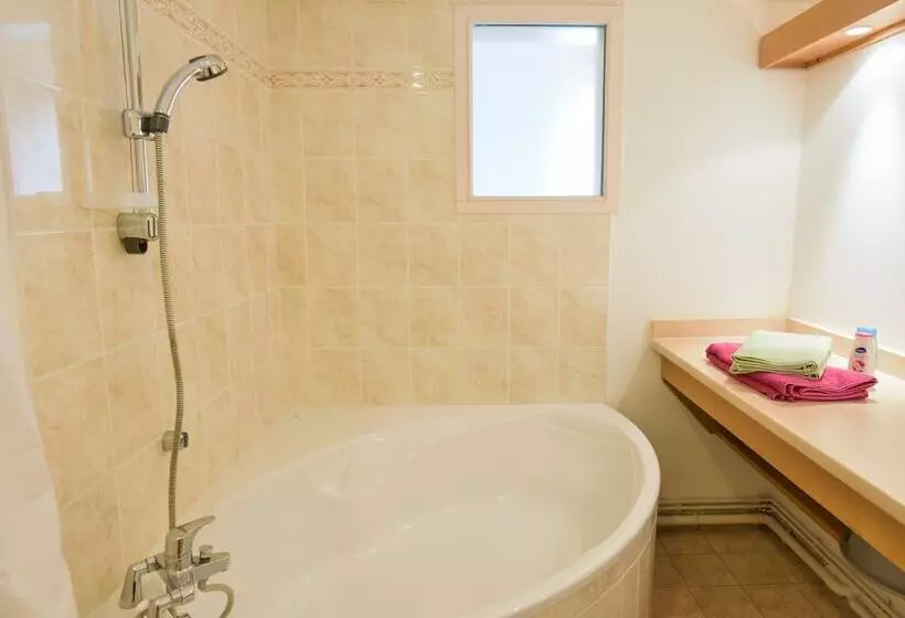 Отель Vacanceole  Residence Le Birdie