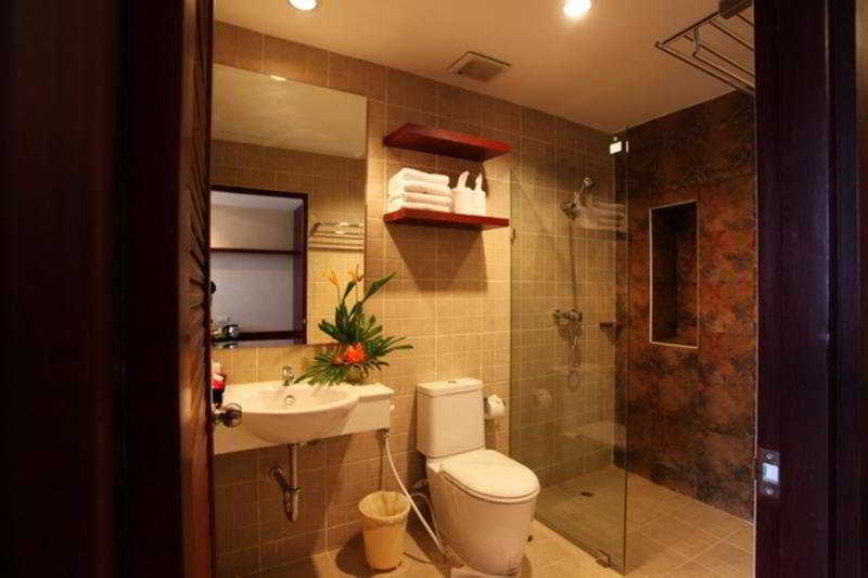 בית מלון כפרי Malin Patong