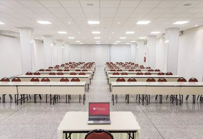 Ramada Hotel & Suites Lagoa Santa By Wyndham