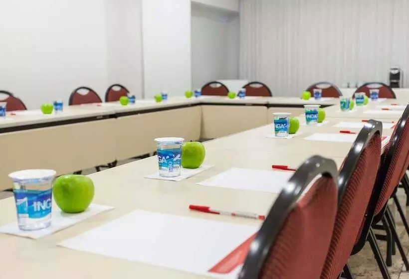 Ramada Hotel & Suites Lagoa Santa By Wyndham