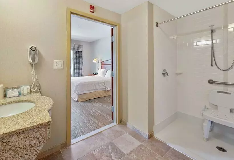 Hampton Inn & Suites Mystic