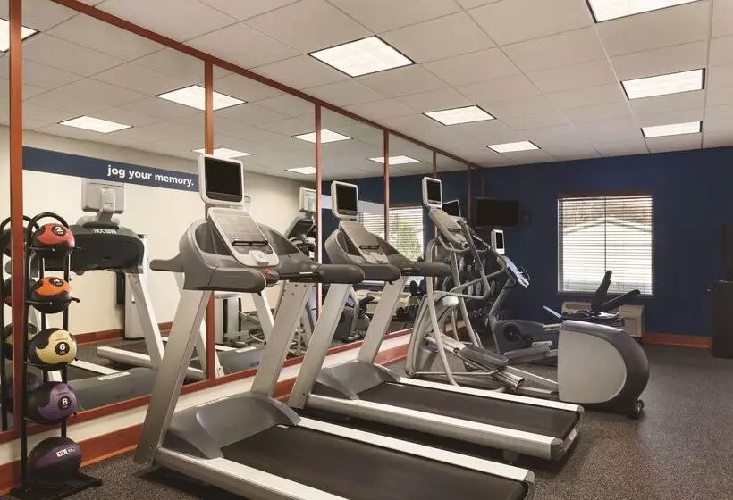 Hampton Inn & Suites Mystic