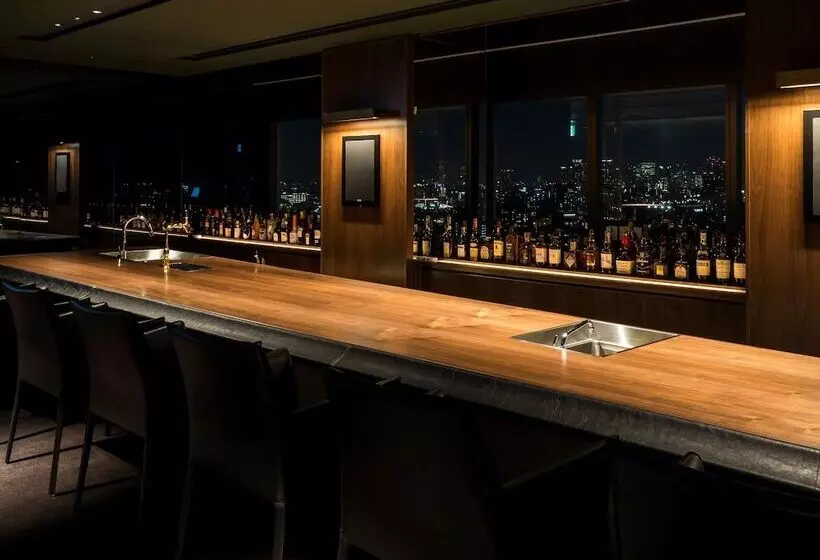 Art Hotel Osaka Bay Tower