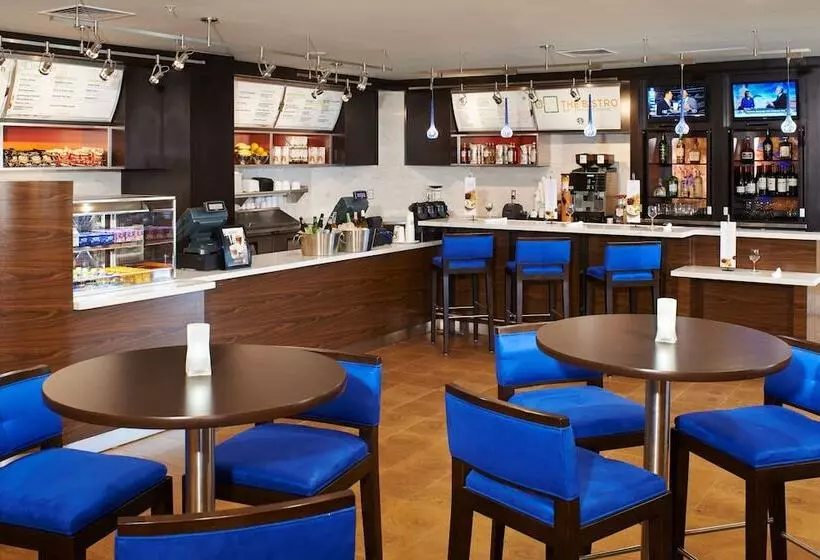 Отель Courtyard Kansas City Overland Park/convention Center