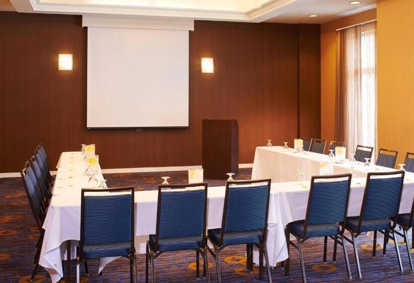 בית מלון כפרי Courtyard Kansas City Overland Park/convention Center