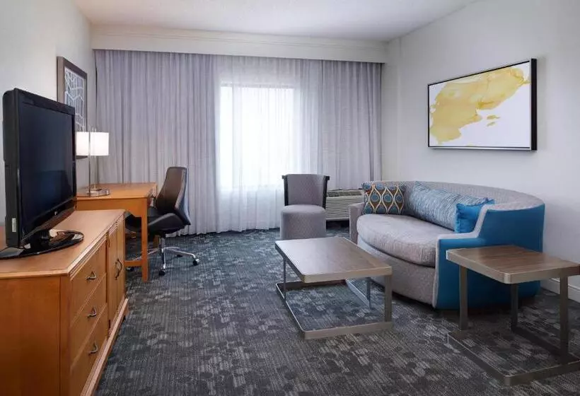 Отель Courtyard Kansas City Overland Park/convention Center