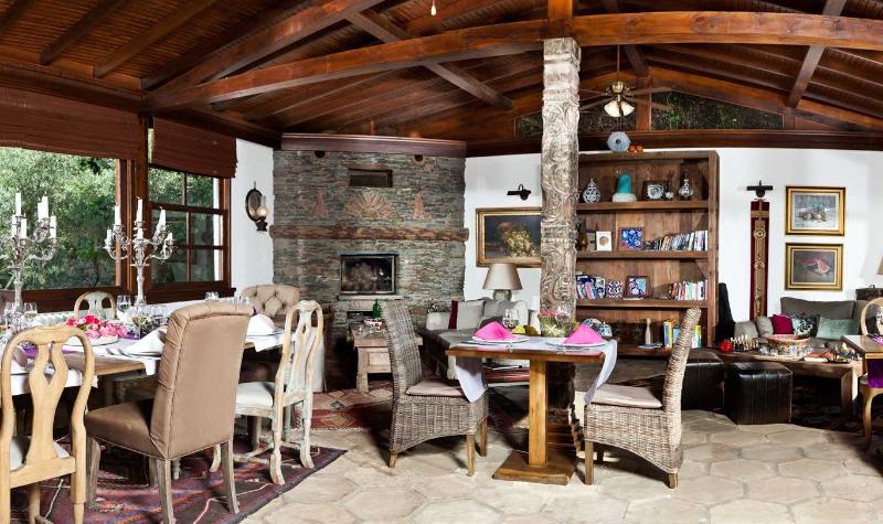 هتل Gullu Konaklari