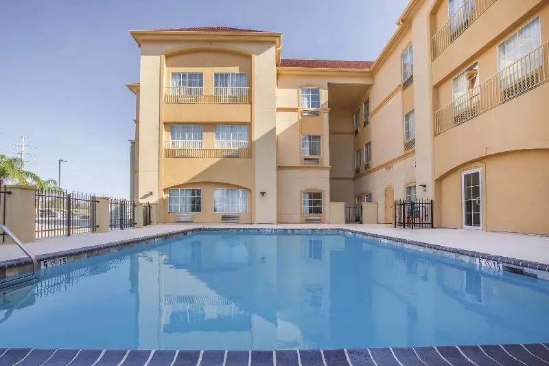 هتل La Quinta Inn & Suites By Wyndham Lake Charles Casino Area