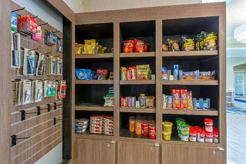 هتل La Quinta Inn & Suites By Wyndham Lake Charles Casino Area