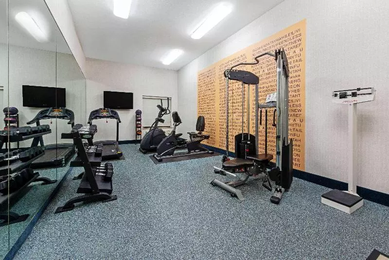 هتل La Quinta Inn & Suites By Wyndham Lake Charles Casino Area