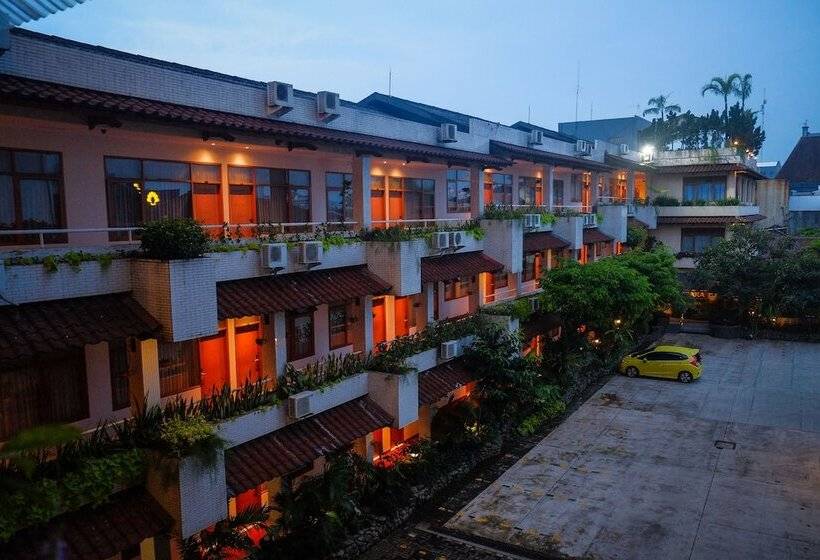 Mutiara Hotel And Convention