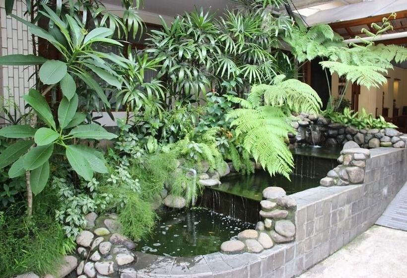 Mutiara Hotel And Convention