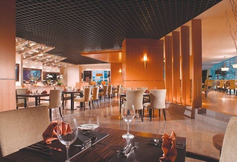 Hotel Oakwood Premier Cozmo Jakarta