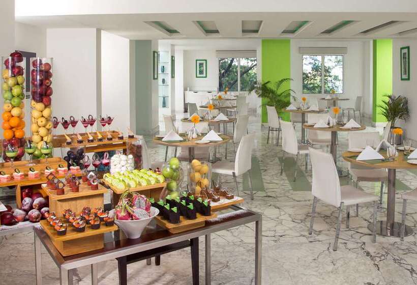 בית מלון כפרי Radisson Blu Kochi