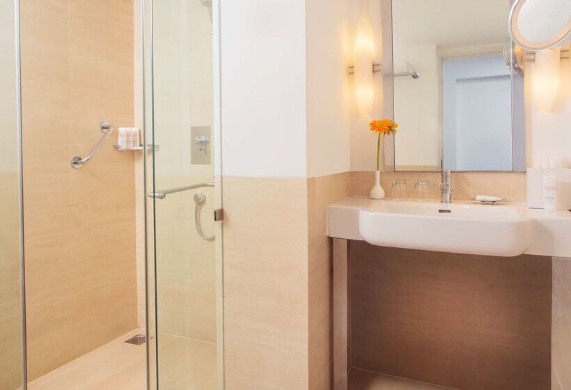 בית מלון כפרי Radisson Blu Kochi