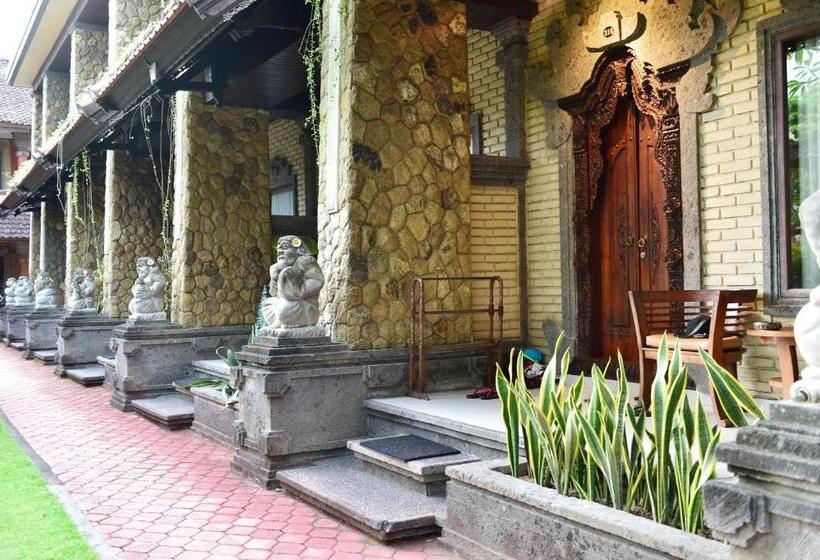 فندق Satriya Cottages