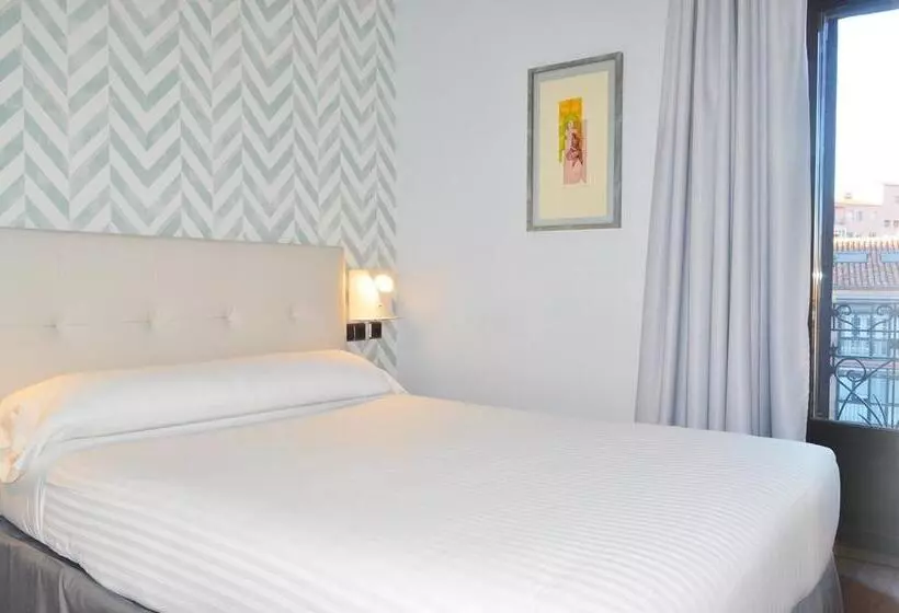 هتل Soria Plaza Mayor