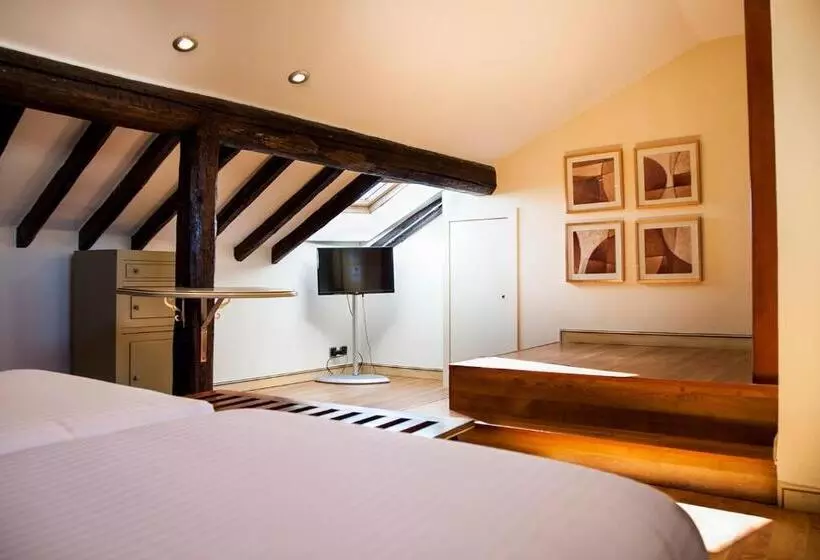 هتل Soria Plaza Mayor