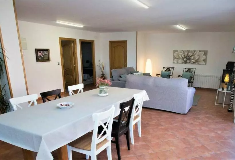 Hospedium Galitrips Vila Maruja Corme