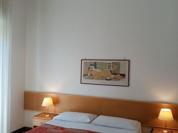 住宿加早餐  Ariston Petit