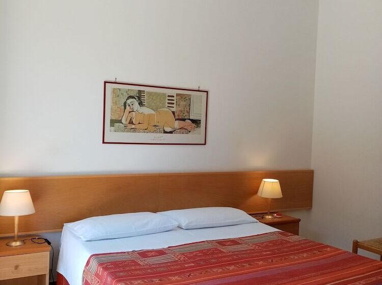 住宿加早餐  Ariston Petit