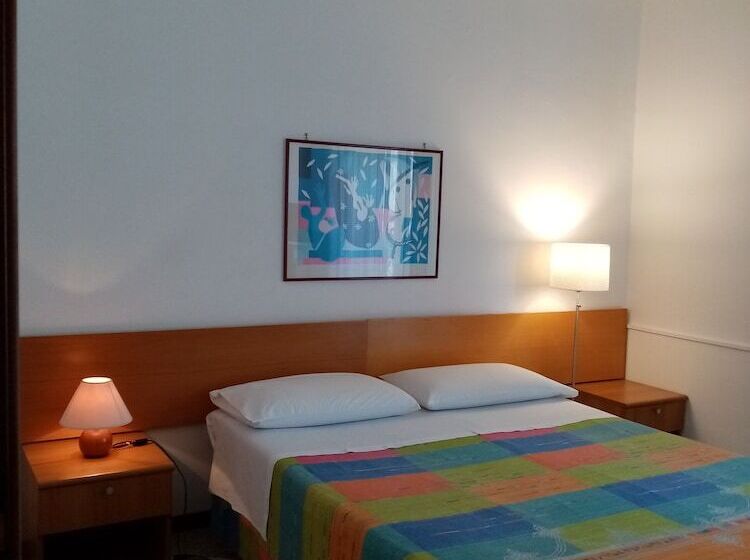 住宿加早餐  Ariston Petit