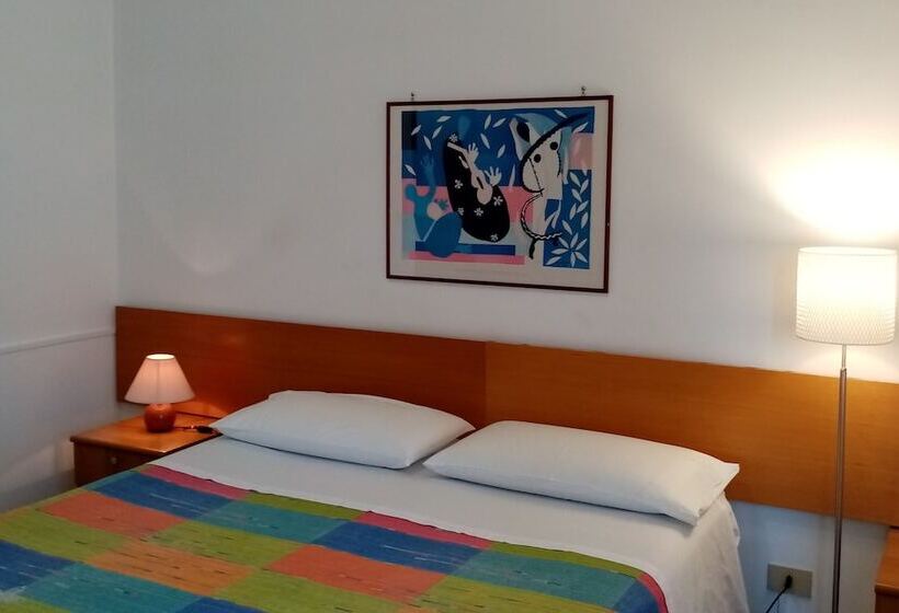 住宿加早餐  Ariston Petit