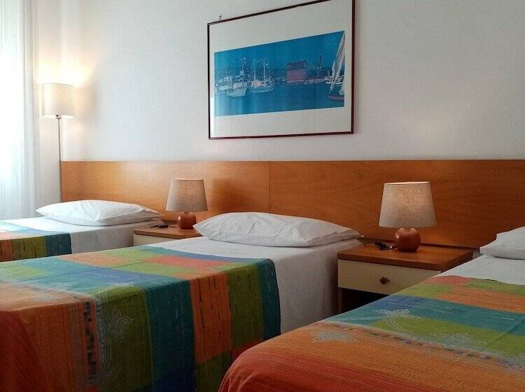 住宿加早餐  Ariston Petit