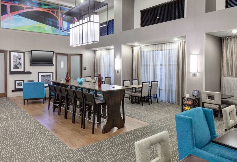 Hampton Inn & Suites Cedar Rapids  North