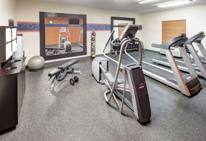 Hampton Inn & Suites Cedar Rapids  North