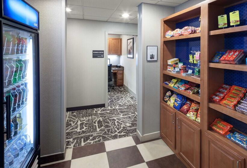 Hampton Inn & Suites Cedar Rapids  North