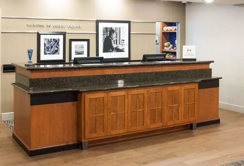 Hampton Inn & Suites Cedar Rapids North