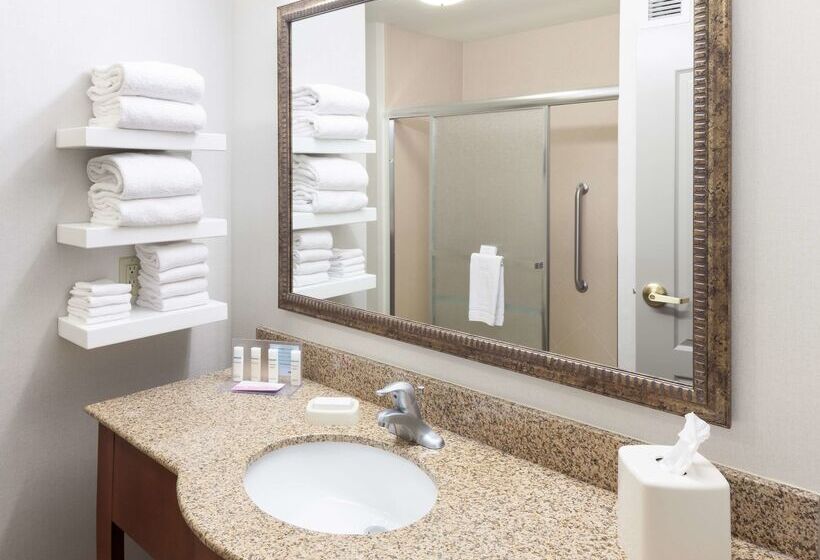 Hampton Inn & Suites Cedar Rapids  North