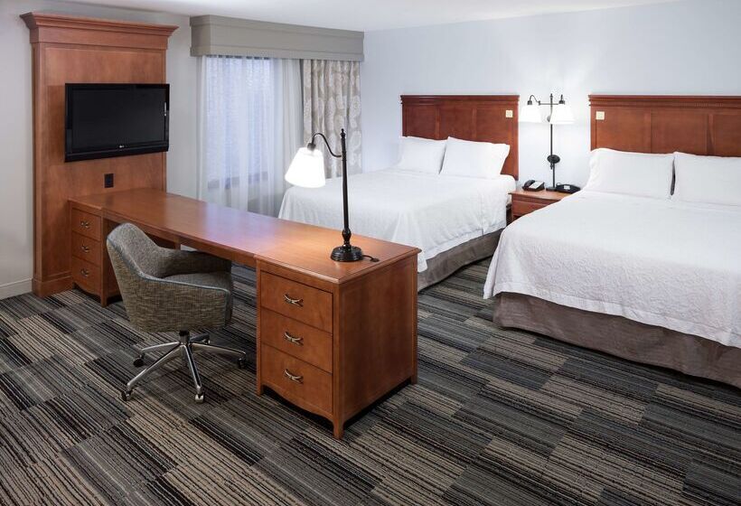 Hampton Inn & Suites Cedar Rapids  North
