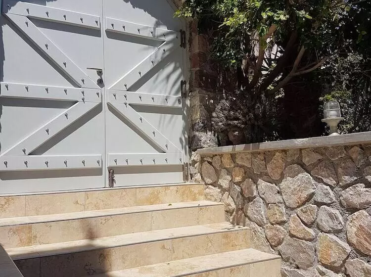 فندق فئة نجمة واحدة Pension George