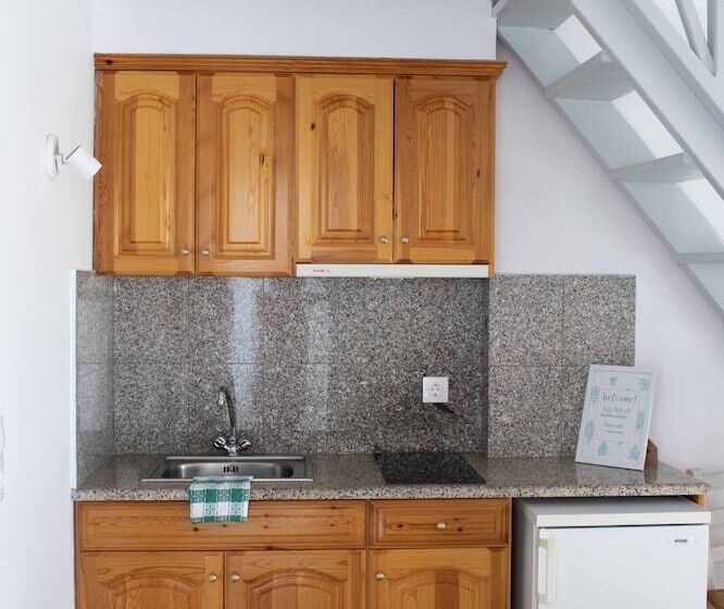 簡易ホテル Pension George