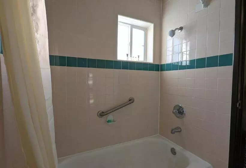 هتل Americas Best Value Inn Oxnard Port Hueneme