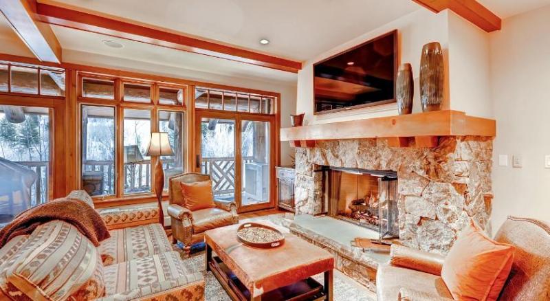 Отель Bachelor Gulch Village