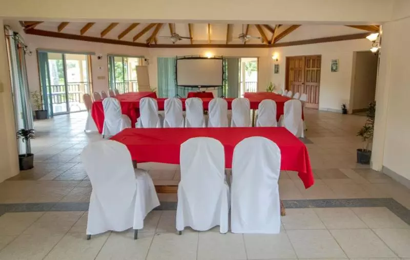 فندق Black Orchid Resort