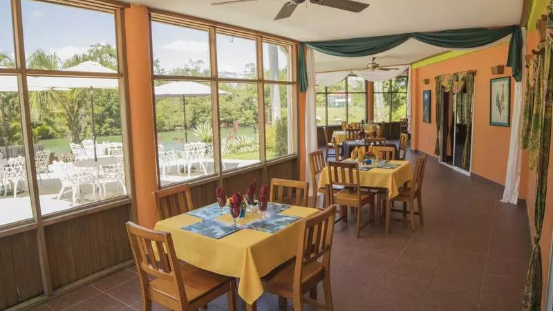 فندق Black Orchid Resort